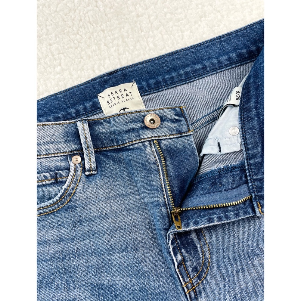 (NWOT) SERRA RETREAT • El Sol Light Wash Straight Leg Jeans, 6 - Picture 7 of 13
